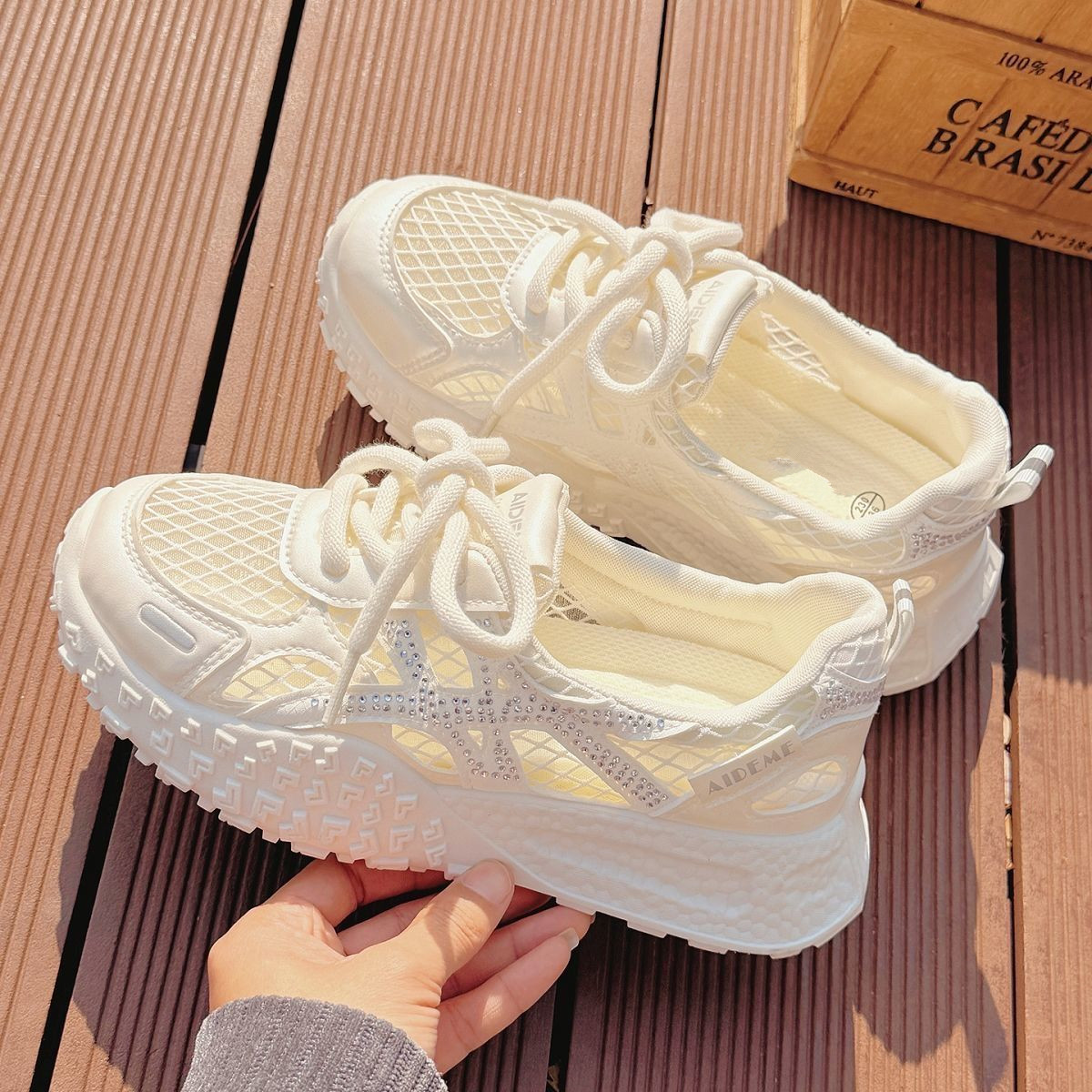 Crystal Mesh Fabric - รองเท้าผ้าใบผู้หญิงแบบสวมใส่สบายประดับคริสตัลสำหรับฤดูร้อน ปี 2026 รองเท้าวิ่งแบบแบนสำหรับผู้หญิง รองเท้าฟิตเนสสำหรับผู้หญิง รองเท้าผ้าใบแบบหนา